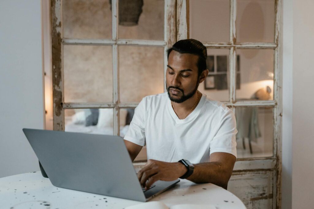 Remote Work Travel Industry (2026 Guide)